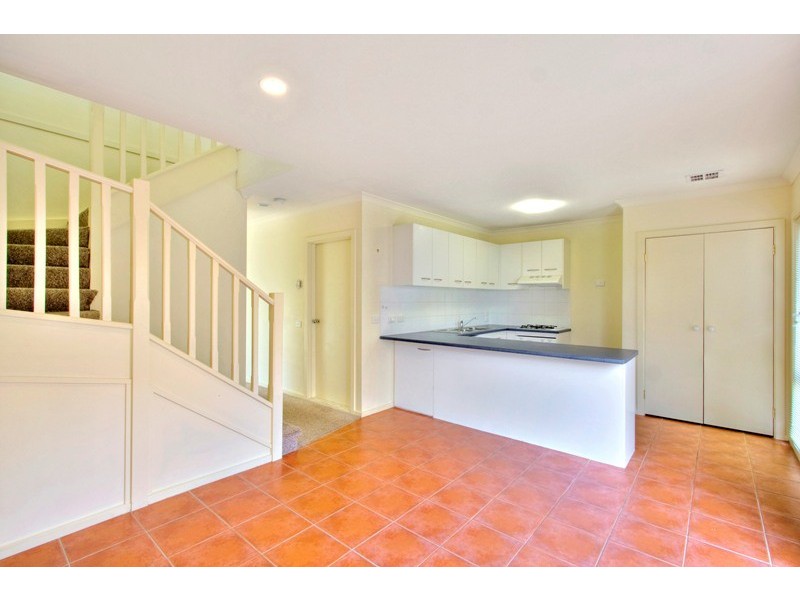 5/2-6 Jerilderie Drive, Berwick VIC 3806