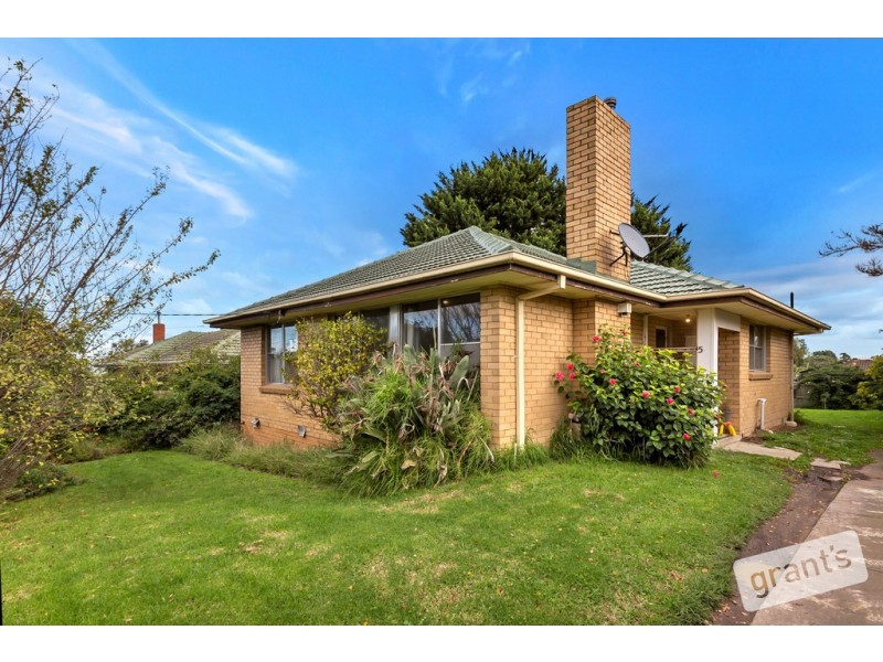 5 Deveney Street, Pakenham VIC 3810