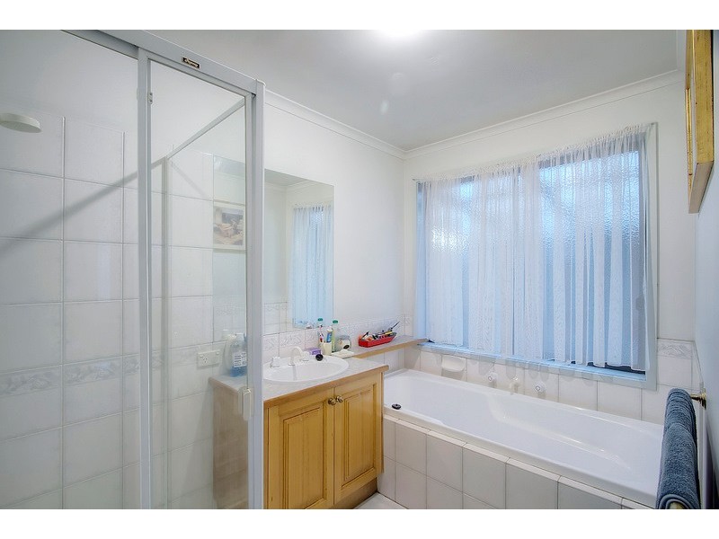 6 Nestle Retreat, Berwick VIC 3806