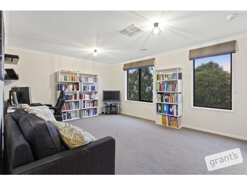 182 Mountainview Boulevard, Cranbourne North VIC 3977