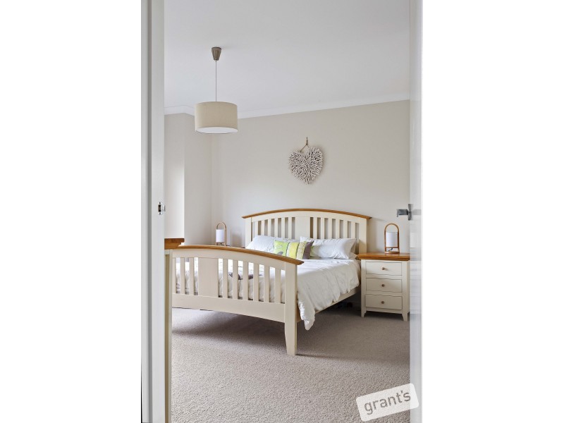 182 Mountainview Boulevard, Cranbourne North VIC 3977