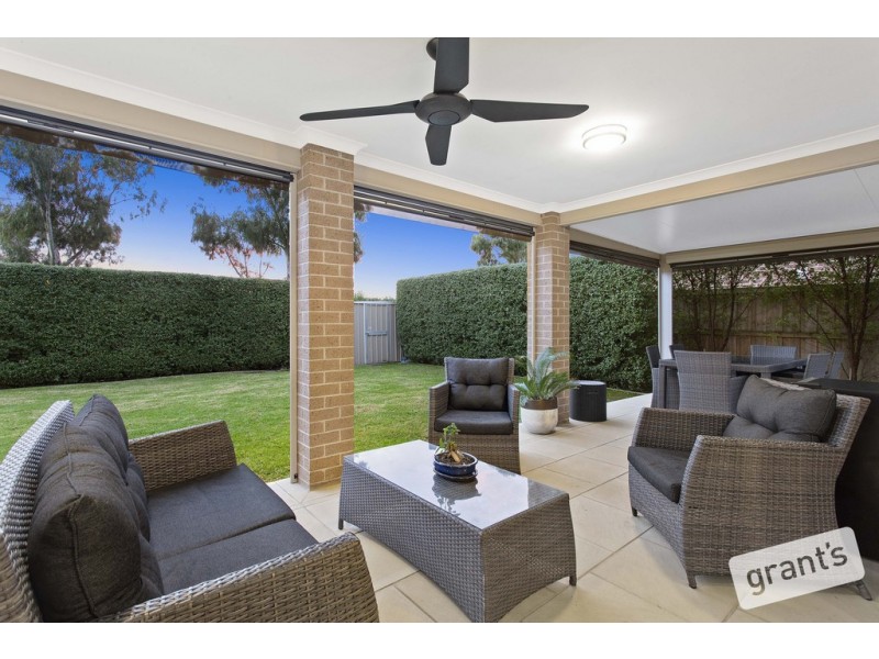 182 Mountainview Boulevard, Cranbourne North VIC 3977