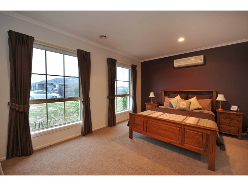 18 Kimberley Downs Court, Narre Warren South VIC 3805