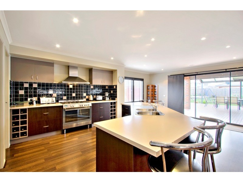 2 Flowerfield Court, Berwick VIC 3806