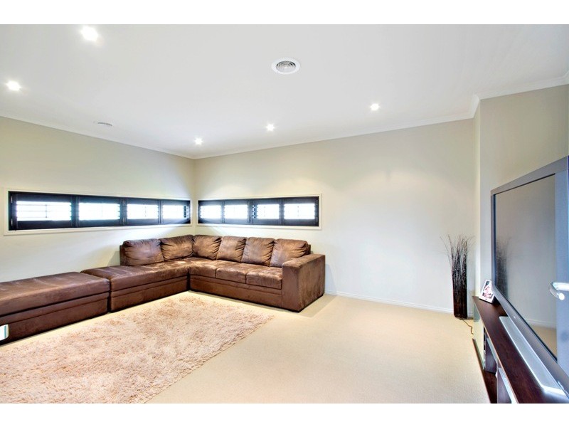 2 Flowerfield Court, Berwick VIC 3806