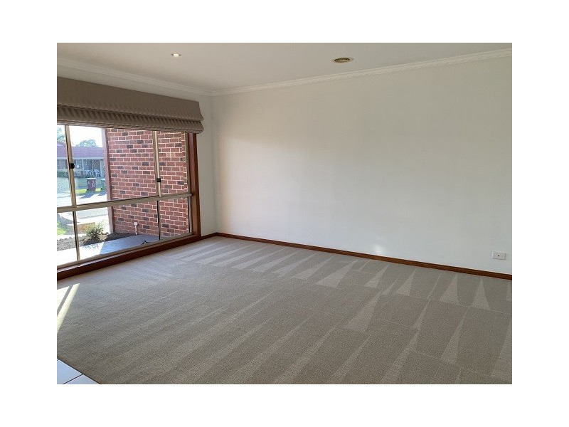 42 Bellevue Drive, Berwick VIC 3806