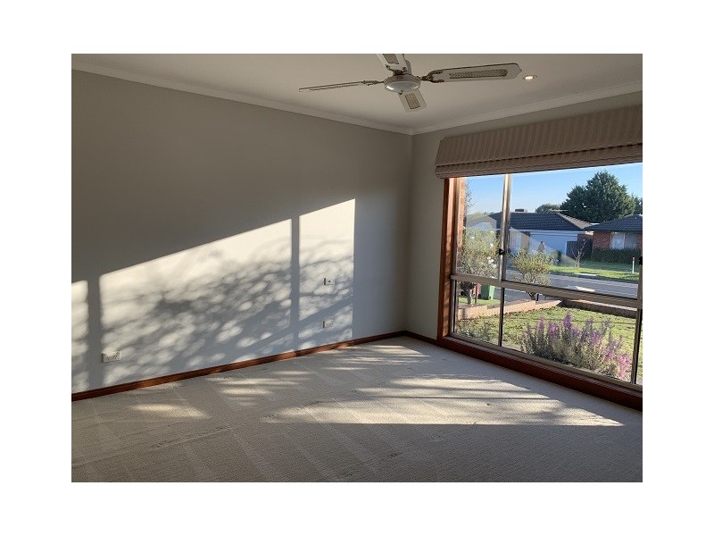 42 Bellevue Drive, Berwick VIC 3806