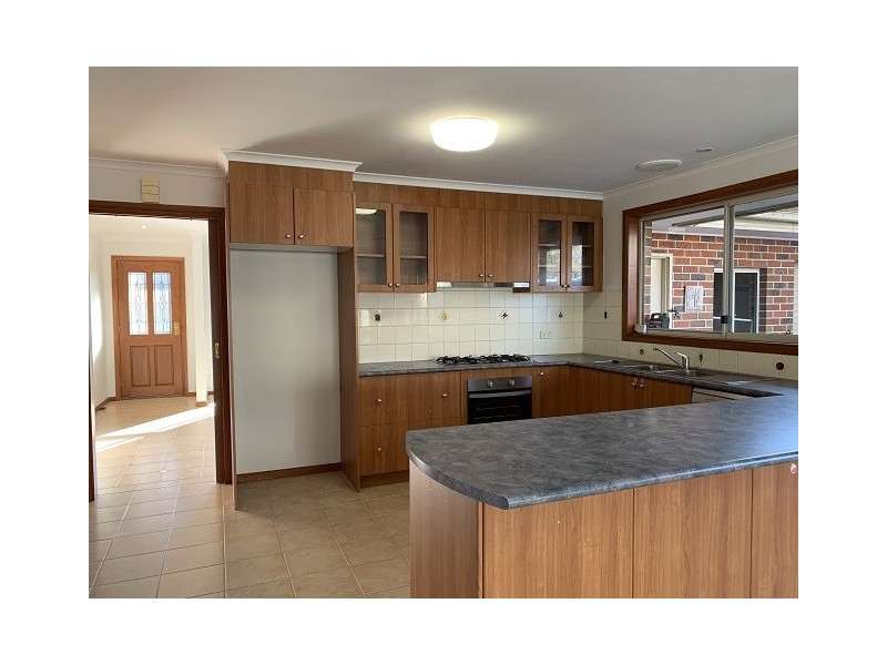 42 Bellevue Drive, Berwick VIC 3806