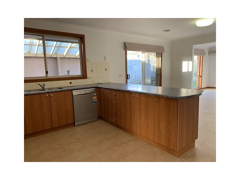 42 Bellevue Drive, Berwick VIC 3806