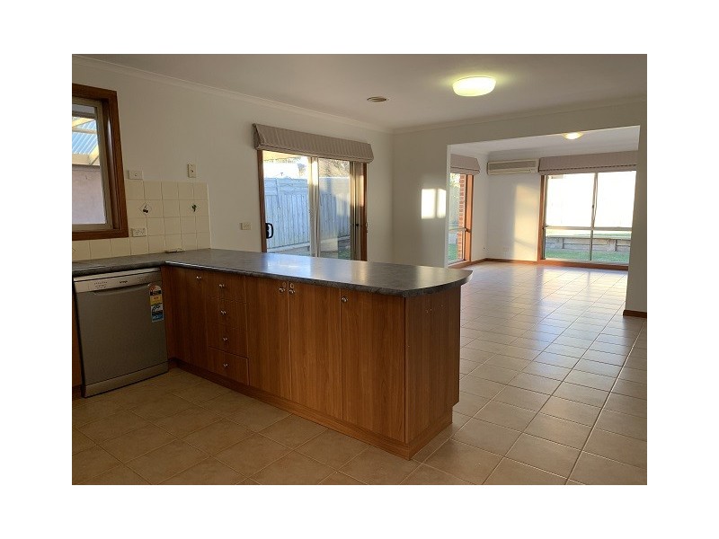 42 Bellevue Drive, Berwick VIC 3806