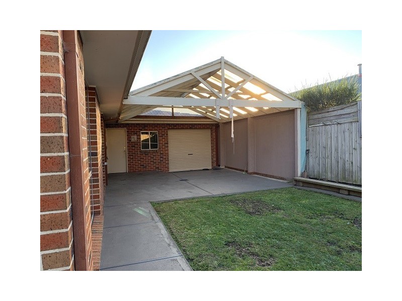 42 Bellevue Drive, Berwick VIC 3806