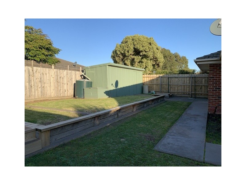 42 Bellevue Drive, Berwick VIC 3806