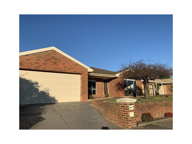 42 Bellevue Drive, Berwick VIC 3806