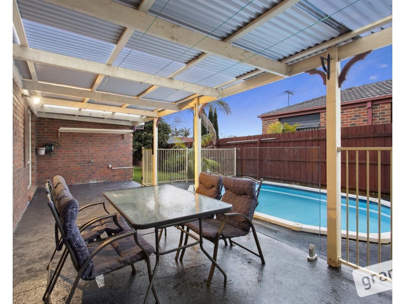 2 Danehill Grove, Berwick VIC 3806