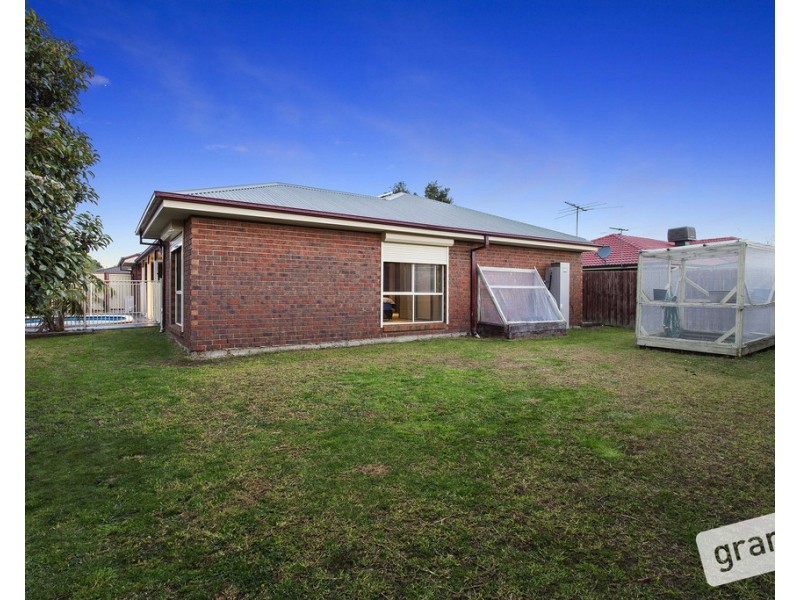 2 Danehill Grove, Berwick VIC 3806