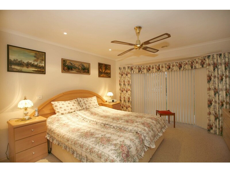 6 Claremont Glen, Berwick VIC 3806
