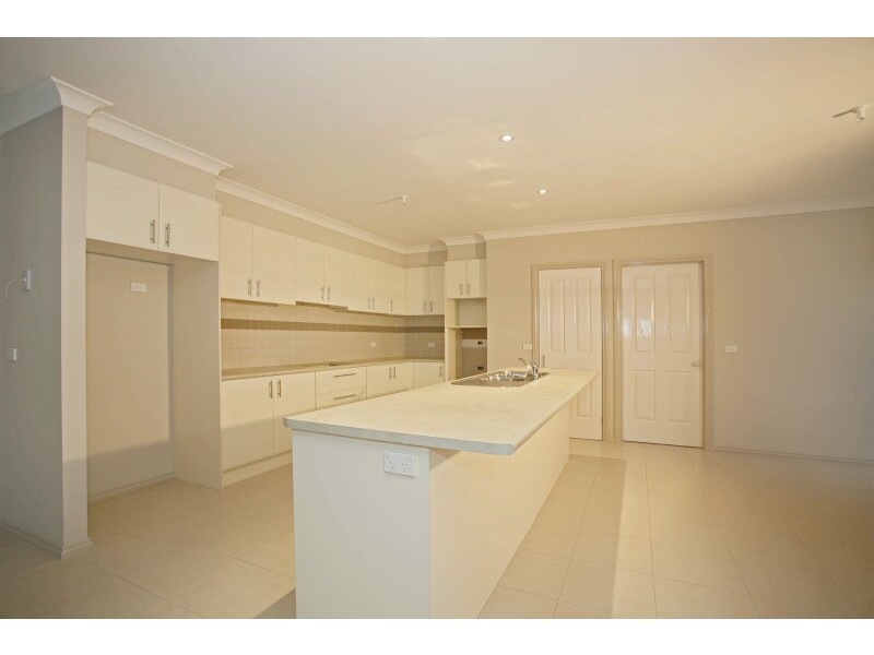 22 Dan Morgan Drive, Clyde VIC 3978
