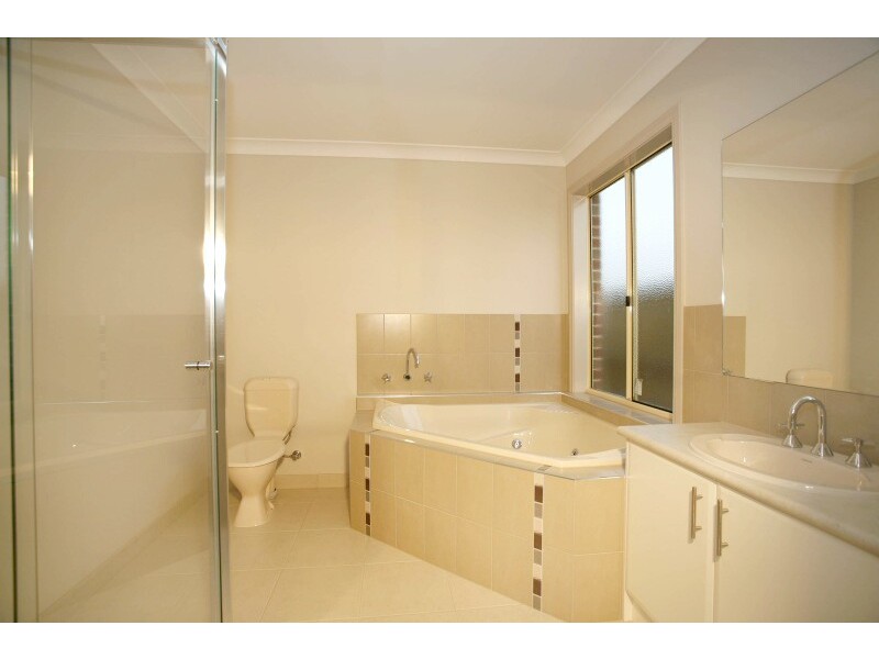 22 Dan Morgan Drive, Clyde VIC 3978