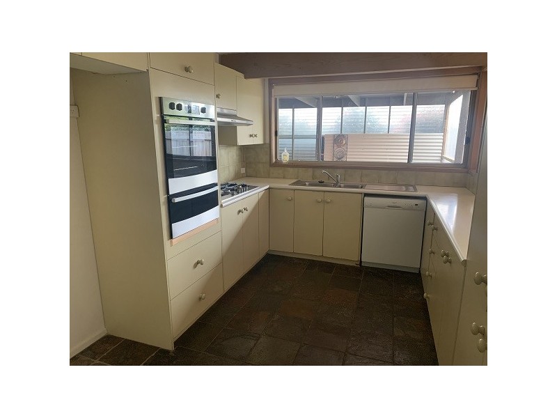 3 Neilian Retreat, Berwick VIC 3806