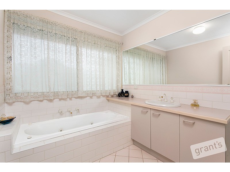 26 Chirnside Road, Berwick VIC 3806