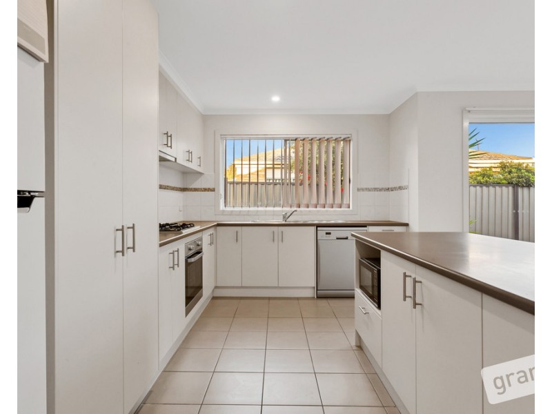 33 Sienna Way, Pakenham VIC 3810