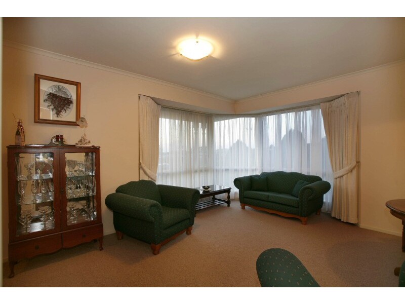 69 Bemersyde Drive, Berwick VIC 3806