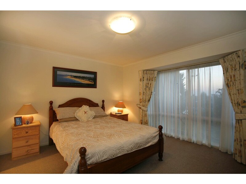 69 Bemersyde Drive, Berwick VIC 3806