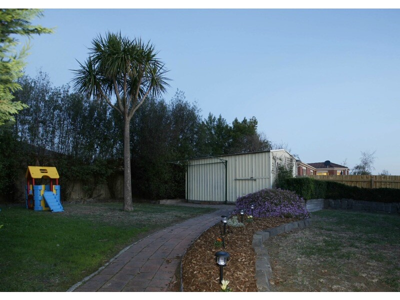 69 Bemersyde Drive, Berwick VIC 3806