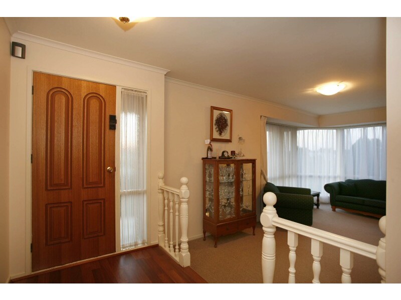 69 Bemersyde Drive, Berwick VIC 3806