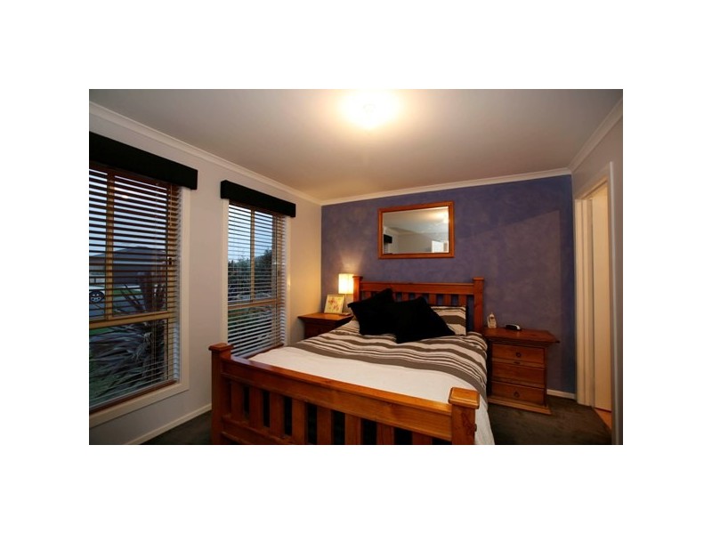 81 Golf Links Road, Berwick VIC 3806