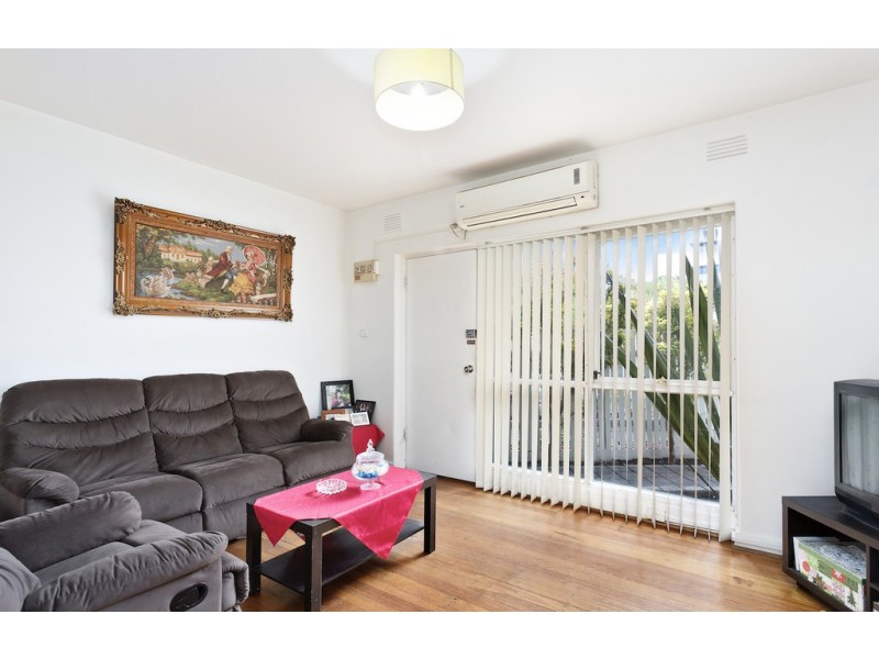 2/2 Maroona Road, Carnegie VIC 3163