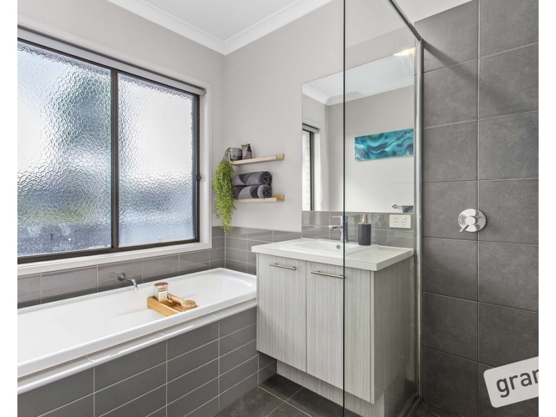 115 Selandra Boulevard, Clyde North VIC 3978