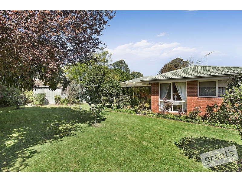 35 Cheviot Avenue, Berwick VIC 3806