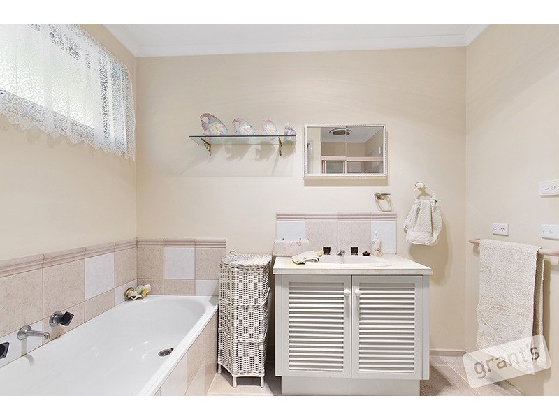 35 Cheviot Avenue, Berwick VIC 3806