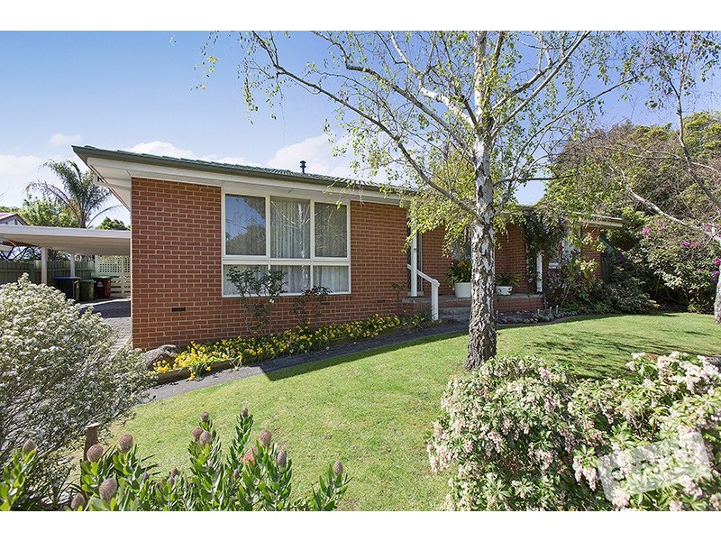 35 Cheviot Avenue, Berwick VIC 3806