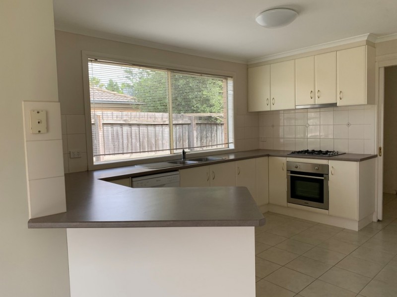 98 Cairns Road, Hampton Park VIC 3976