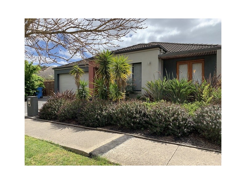 42 Wurundjeri Boulevard, Berwick VIC 3806