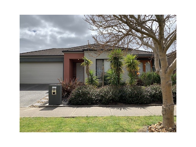42 Wurundjeri Boulevard, Berwick VIC 3806