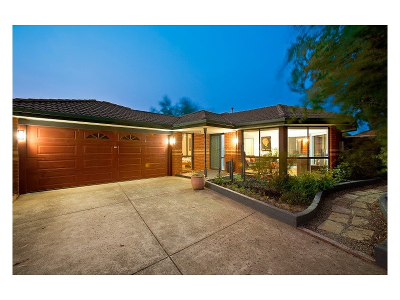 6 Stephanie Close, Berwick VIC 3806