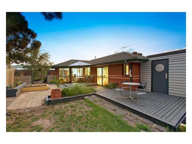 6 Stephanie Close, Berwick VIC 3806