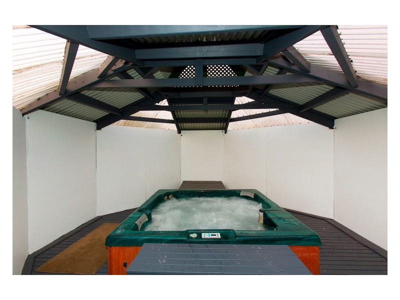 6 Stephanie Close, Berwick VIC 3806