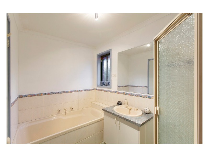 6 Stephanie Close, Berwick VIC 3806