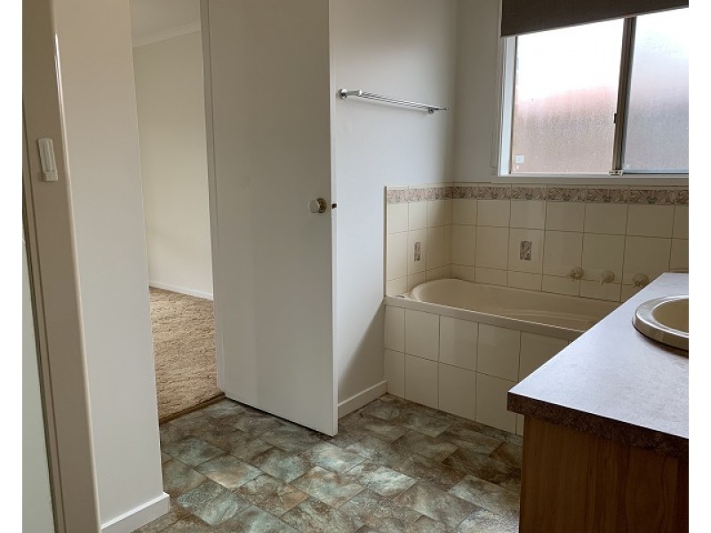 18A Templeton Cres, Pakenham VIC 3810