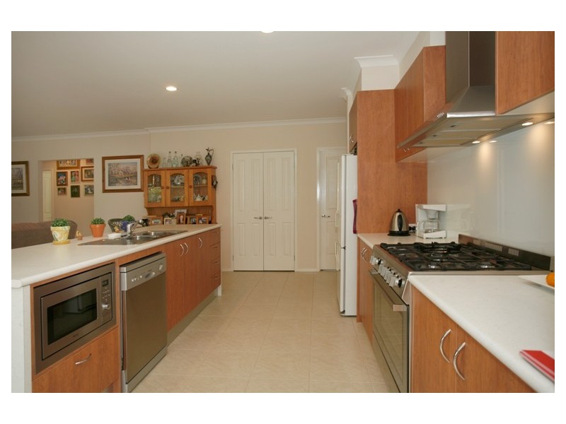 14 Atkinson Drive, Berwick VIC 3806