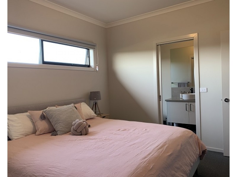 41 Fairweather Parade, Officer VIC 3809