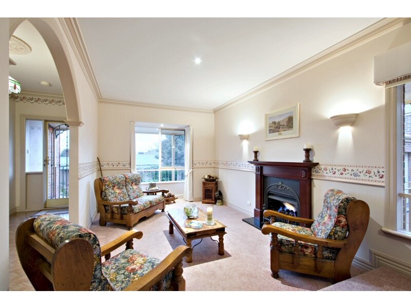 6 Abbey Dale Court, Berwick VIC 3806