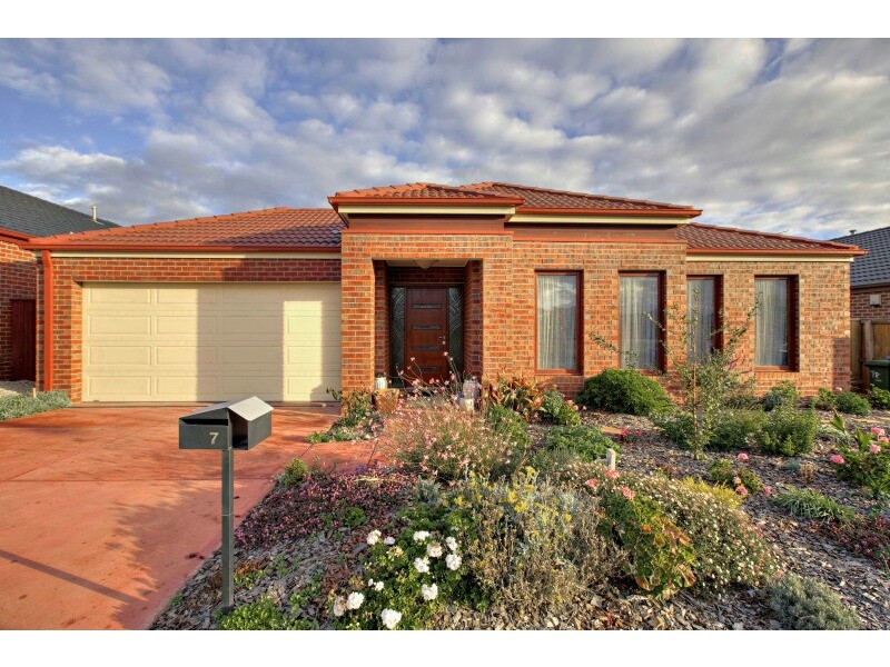 7 Premier Drive, Berwick VIC 3806