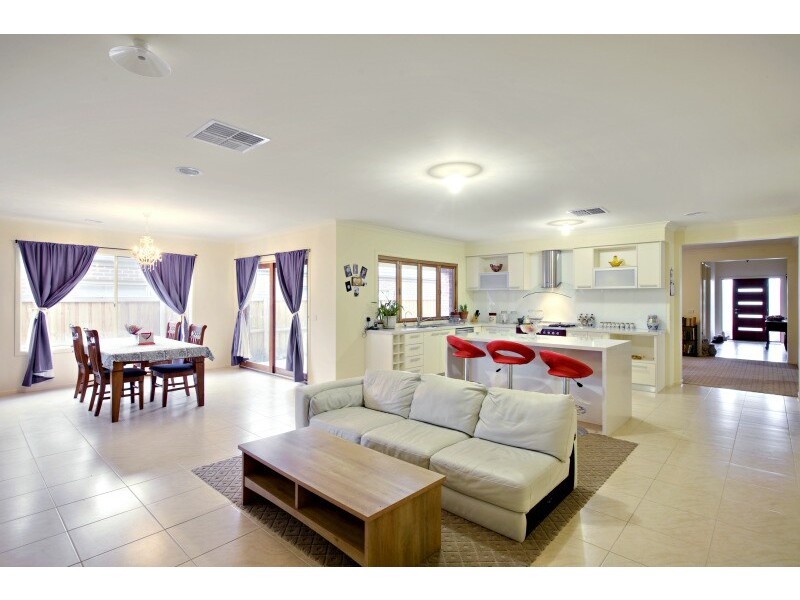 7 Premier Drive, Berwick VIC 3806