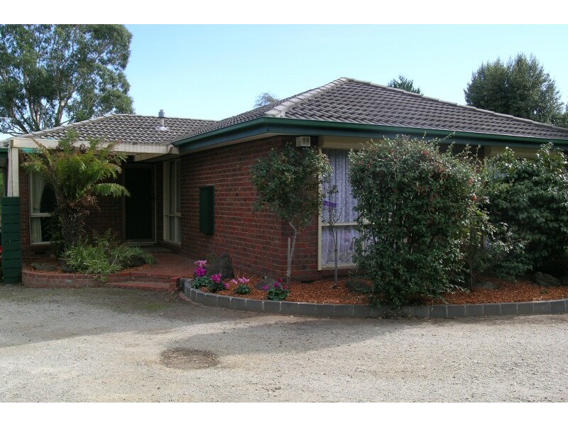 14 St Boswells Avenue, Berwick VIC 3806