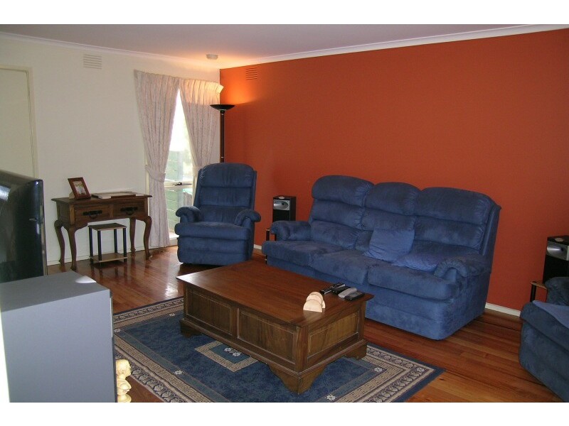 14 St Boswells Avenue, Berwick VIC 3806